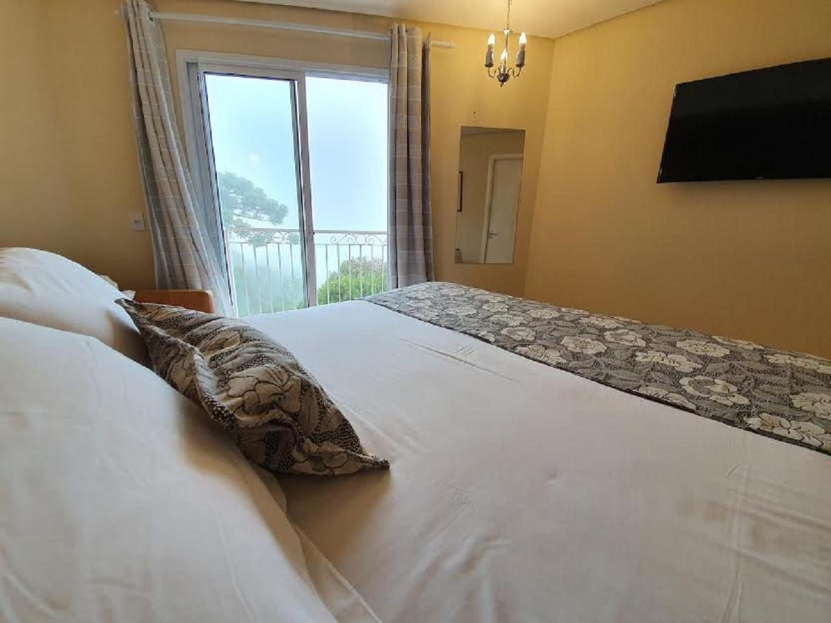 Suites E Chales Com Hidro Lareira E Ar Condicionado Villa Hegus Campos do Jordão المظهر الخارجي الصورة